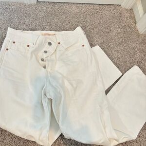 Levi jeans size 28